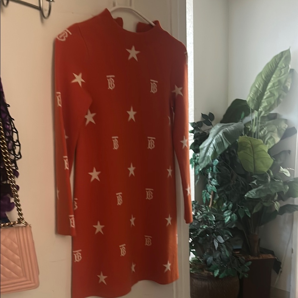Orange Long Sleeve Dress with Star and Logo Pattern Burberry